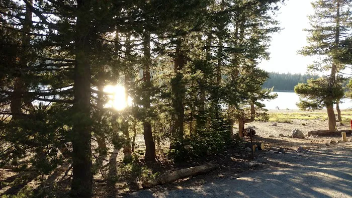 Three Creek Lake Hut Picture 9