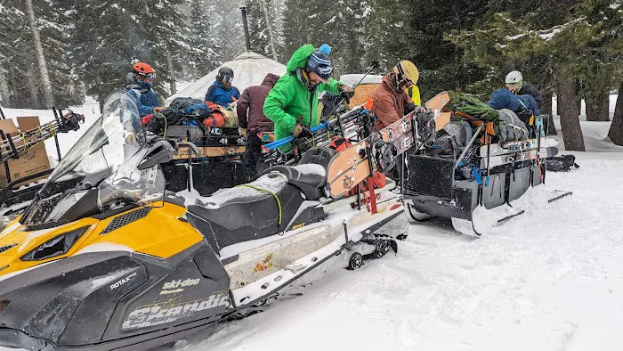 Three Creek Lake Hut Picture 4