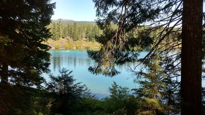 Three Creek Lake Hut Picture 8