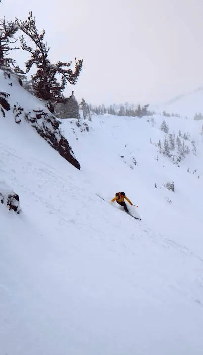 Three Creek Lake Hut Picture 1