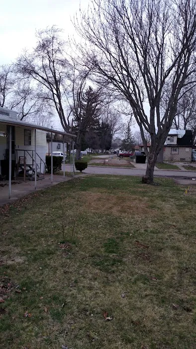 Twins Mobile Home Park Picture 5