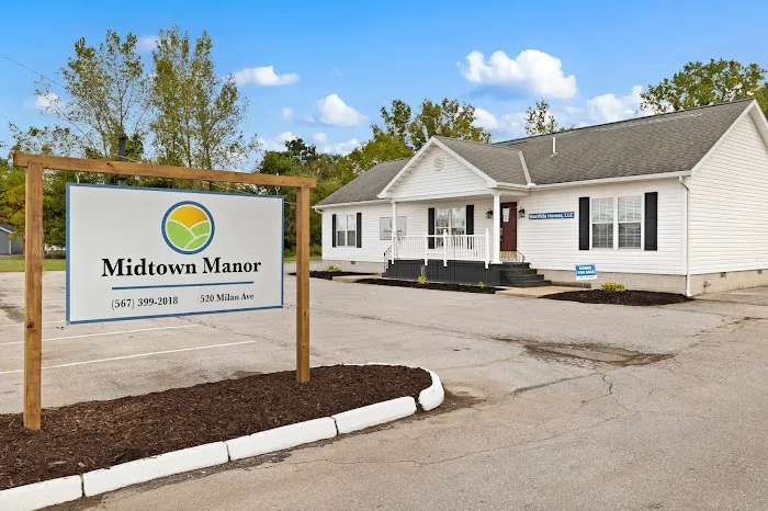 Midtown Manor Mobile Home Park Picture 3