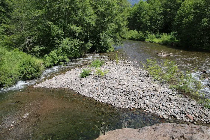 Blue Pool Campground Picture 6