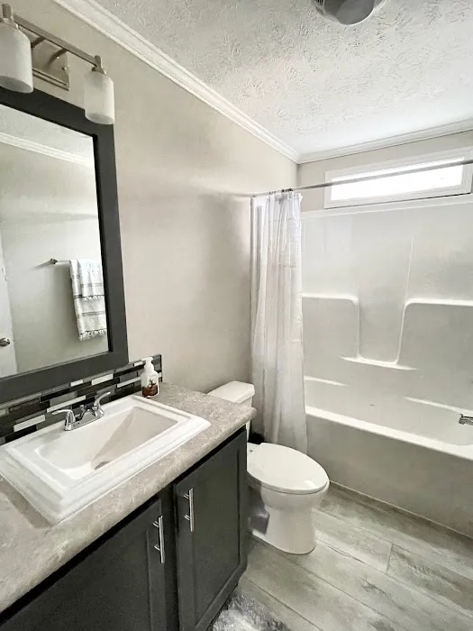 Hunter's Pointe Manufactured Home Community Picture 1