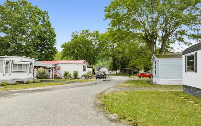 Moundsville Mobile Home Park Picture 4