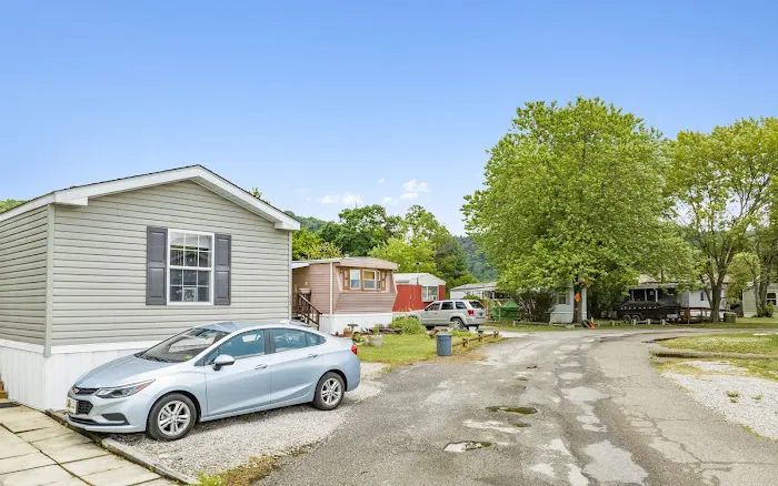 Moundsville Mobile Home Park Picture 7