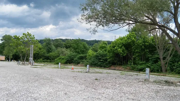 CnH RV Park Picture 3