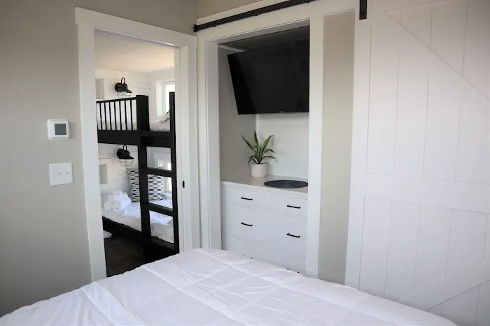 Bayfront Resort at Cross View Picture 1