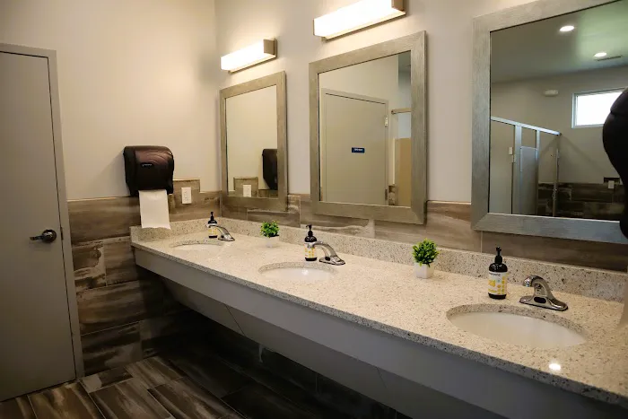 Bayfront Resort at Cross View Picture 9