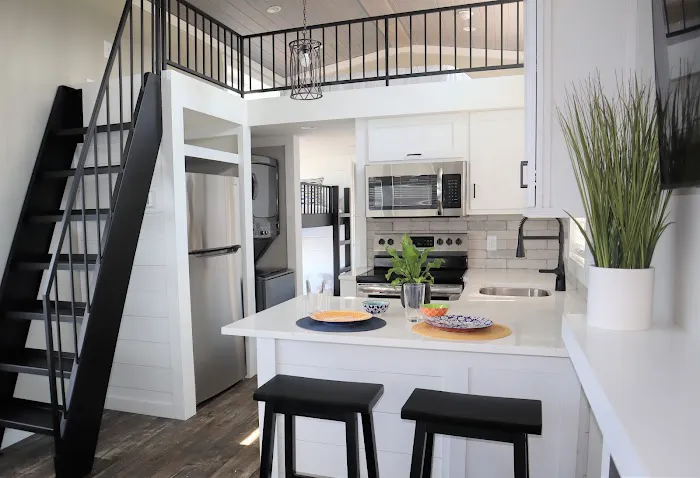 Bayfront Resort at Cross View Picture 4