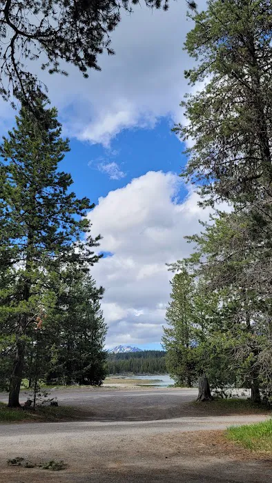 Little Lava Lake Campground and Boat Ramp Picture 4