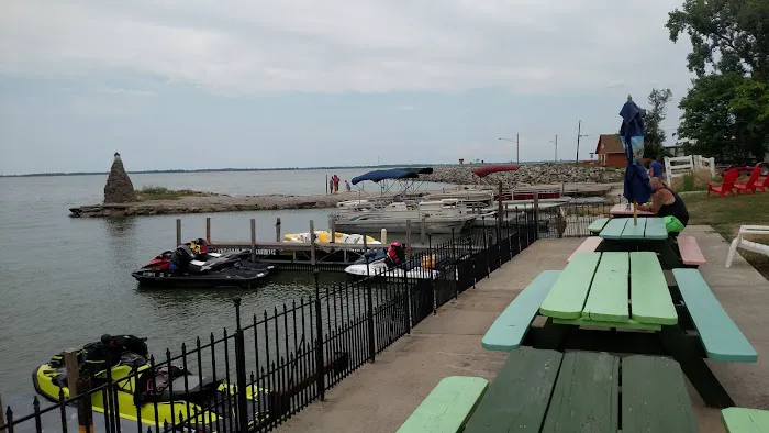 Plymouth Shore On The Bay Picture 6