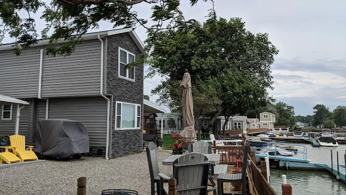 Plymouth Shore On The Bay Picture 3