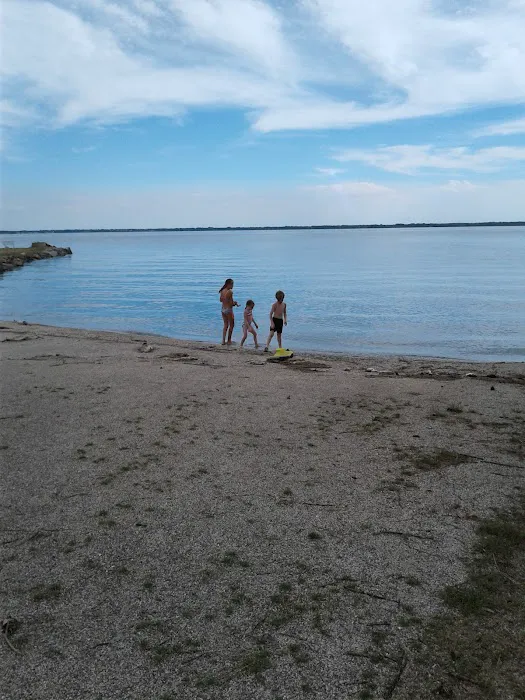 Plymouth Shore On The Bay Picture 9