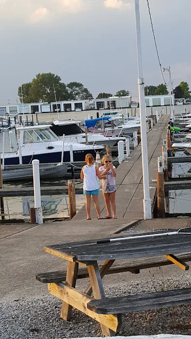 North Shore Estates Mobile Home Park & Marina Picture 5