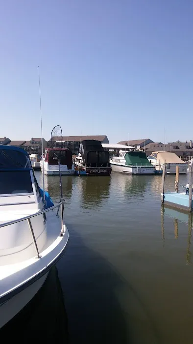 North Shore Estates Mobile Home Park & Marina Picture 1