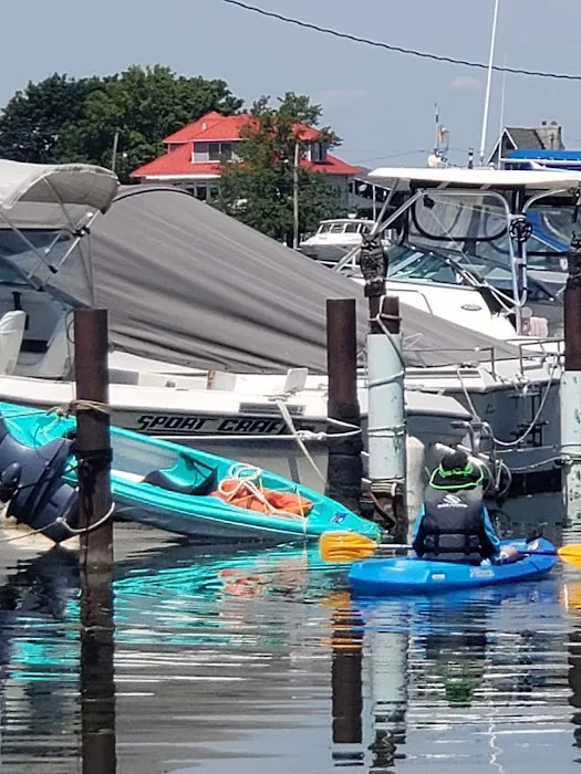 North Shore Estates Mobile Home Park & Marina Picture 4