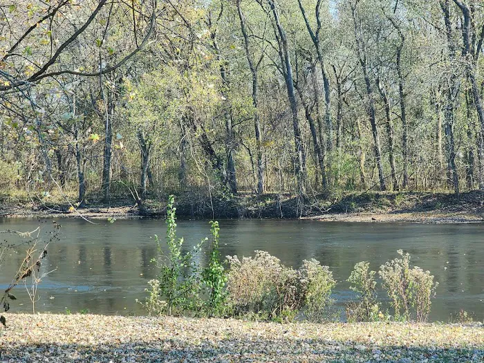 Pines and Quaker Mobile Home Park Picture 3