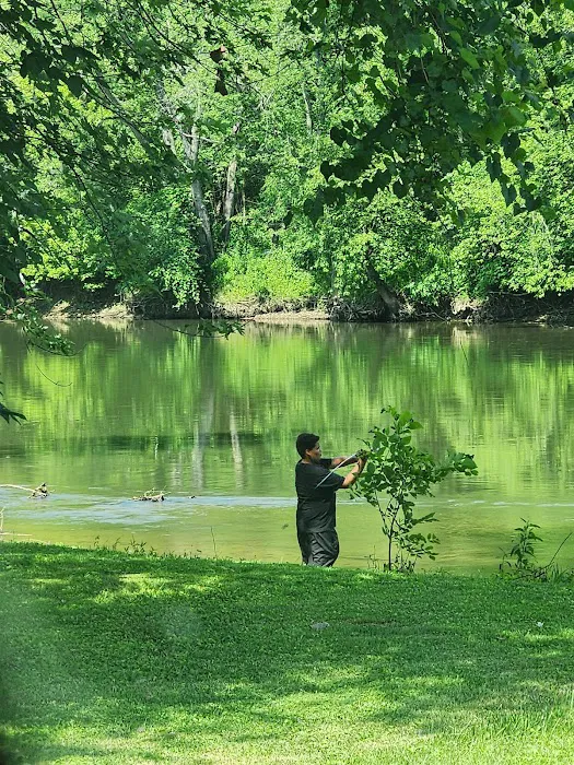 Pines and Quaker Mobile Home Park Picture 4