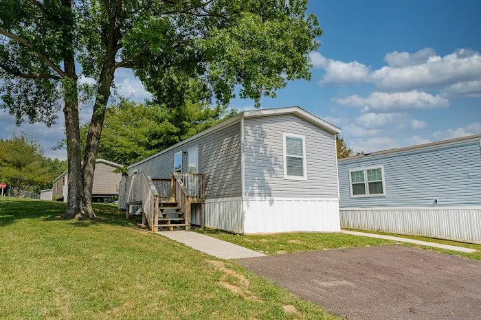 Independence Hill Pointe Mobile Home Park Picture 5