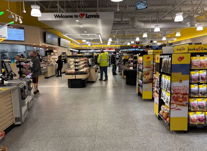 Love's RV Hookup Picture 6