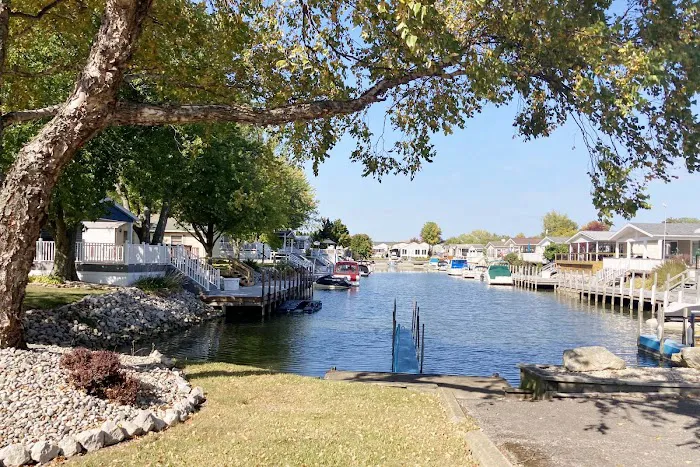 West Harbor Cove Pointe Picture 5