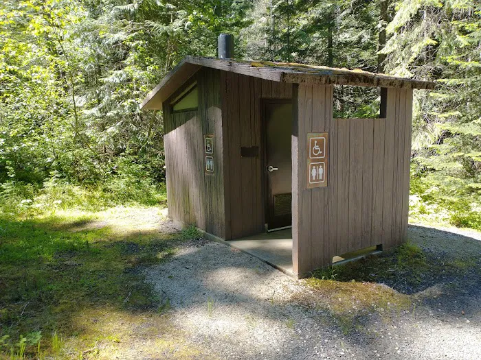 Emerald Creek Campground Picture 5