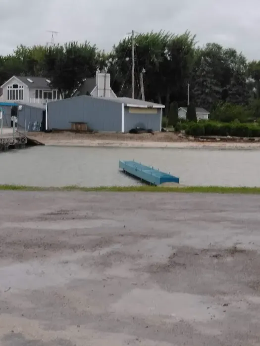 Portage Cove Park And Marina Condominium Picture 4