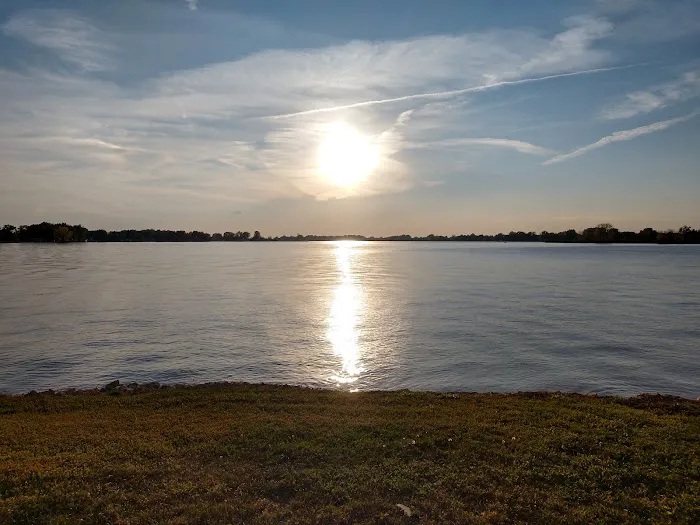 Portage Cove Park And Marina Condominium Picture 9