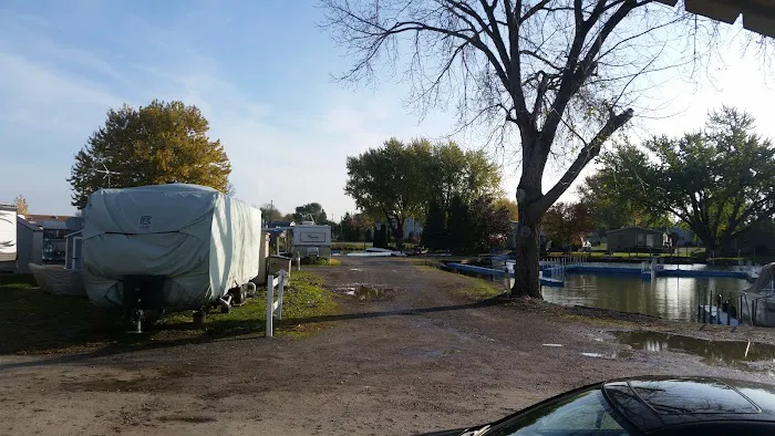 Portage Cove Park And Marina Condominium Picture 5