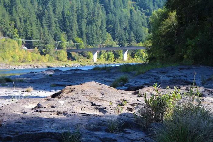 Tyee Campground (Umpqua River) Picture 1