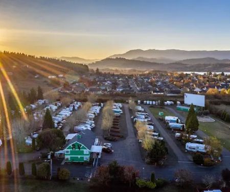 Sutherlin / Umpqua Valley KOA Holiday