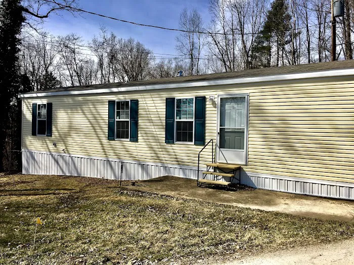 Oak Hill Mobile Home Village and RV Park Picture 2