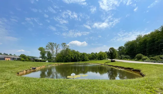 Bluegrass Village Pointe Mobile Home Park Picture 9