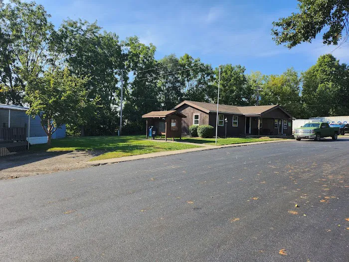 Colonial Village Picture 10