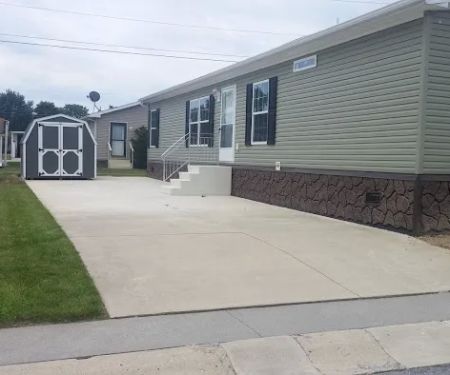 Clinton Mobile Home Resort