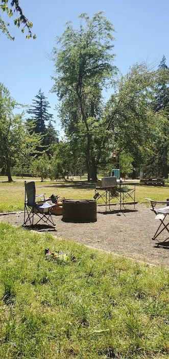 Pine Meadows Campground Picture 8