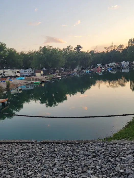 Wild Wings Marina & RV Park Picture 3