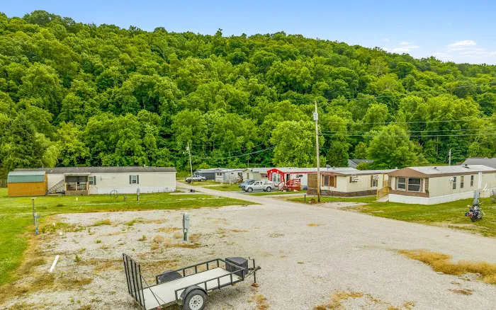 Sistersville MHP and RV Picture 10