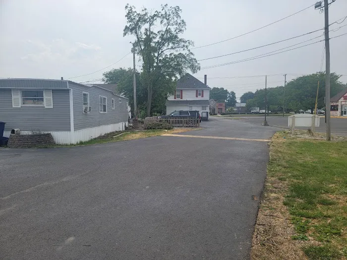 Homestead Mobile Home Park Picture 3