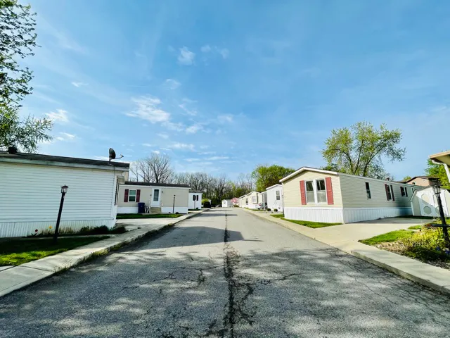 Spring Lake Court Mobile Home Park Picture 2