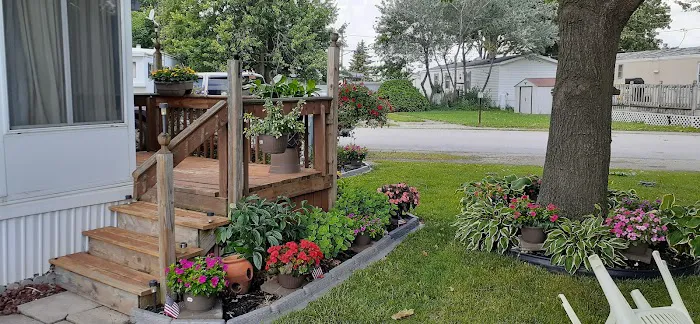 WoodLake Mobile Home Park Picture 3