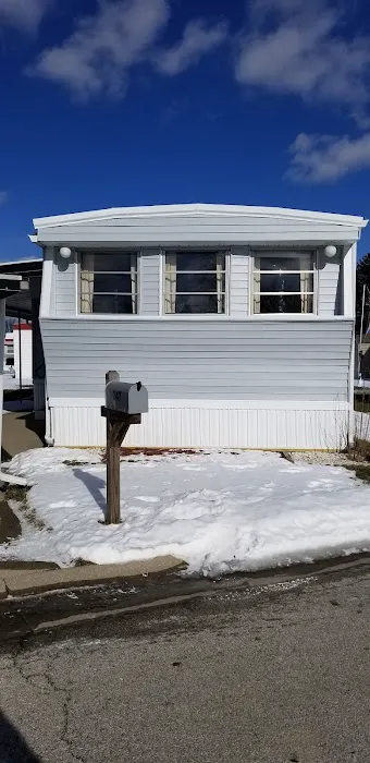 Walnut Hills/Deluxe Mobile Home Park Picture 2