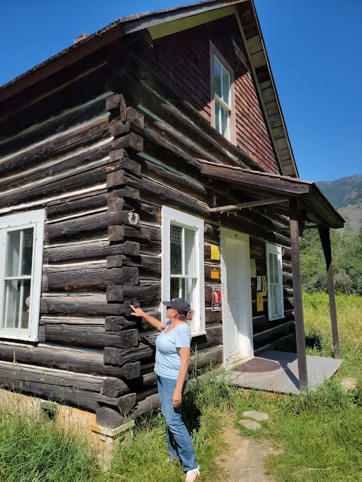 Bull River Guard Station Picture 4