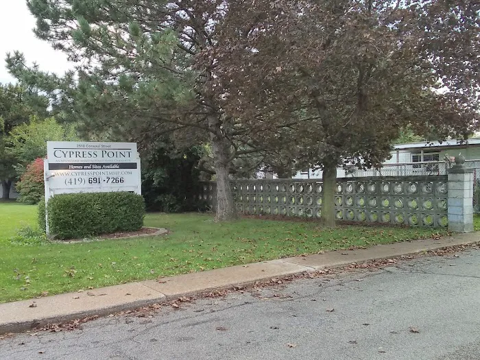 Cypress Point Mobile Home Park Picture 3