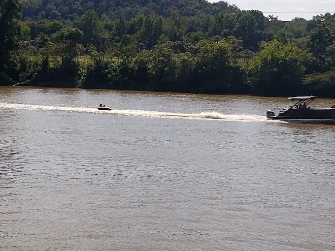 K&M RV Park Picture 2