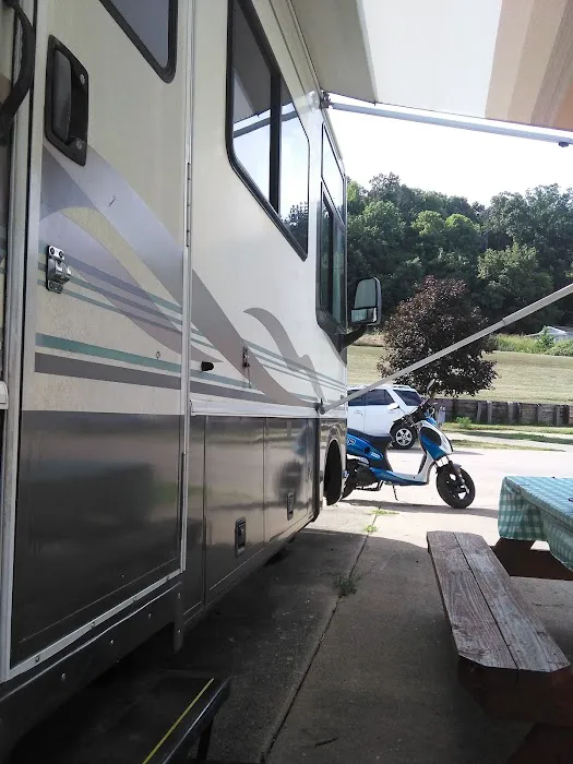 Katie's Duds & Suds RV Park Picture 9