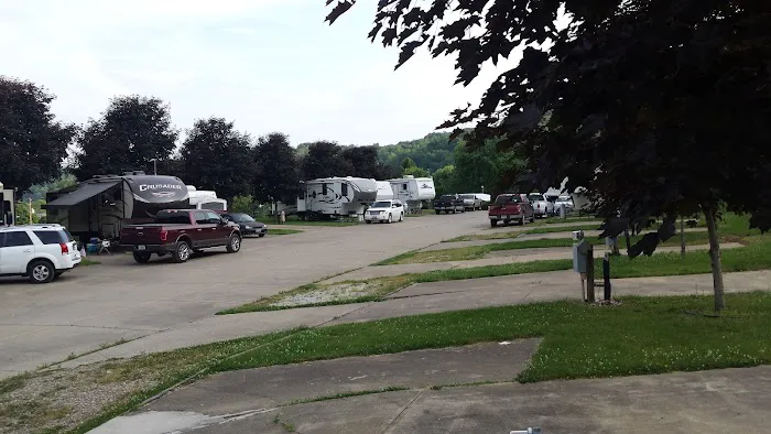 Katie's Duds & Suds RV Park Picture 4