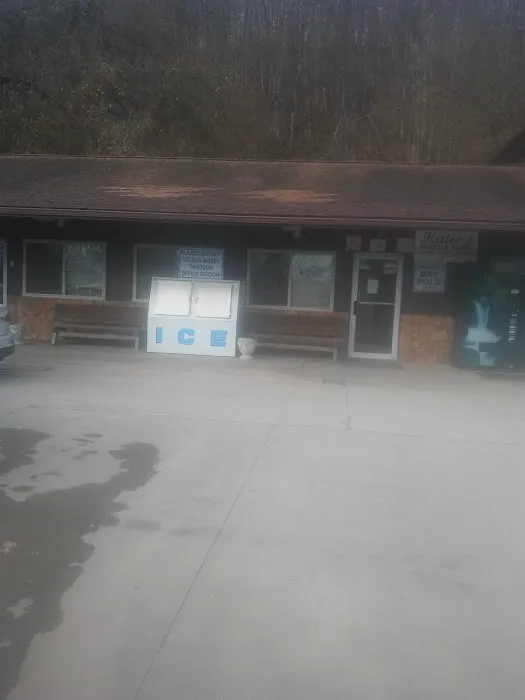 Katie's Duds & Suds RV Park Picture 1