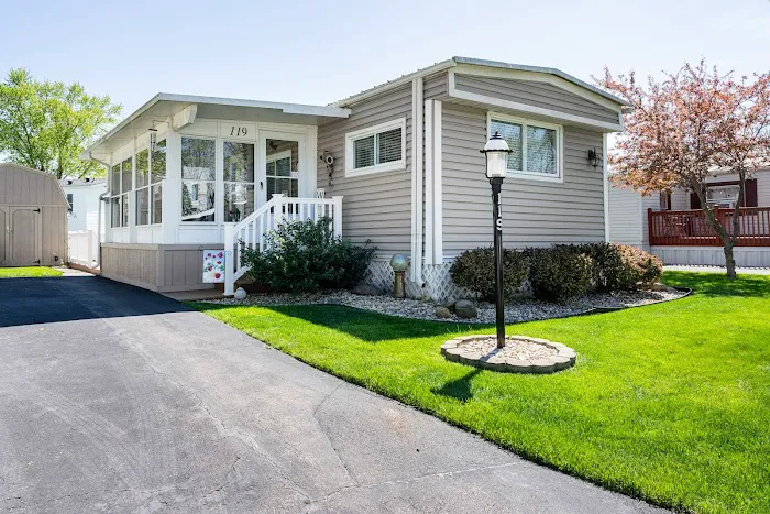 Suburbans Manufactured Home Community Picture 3